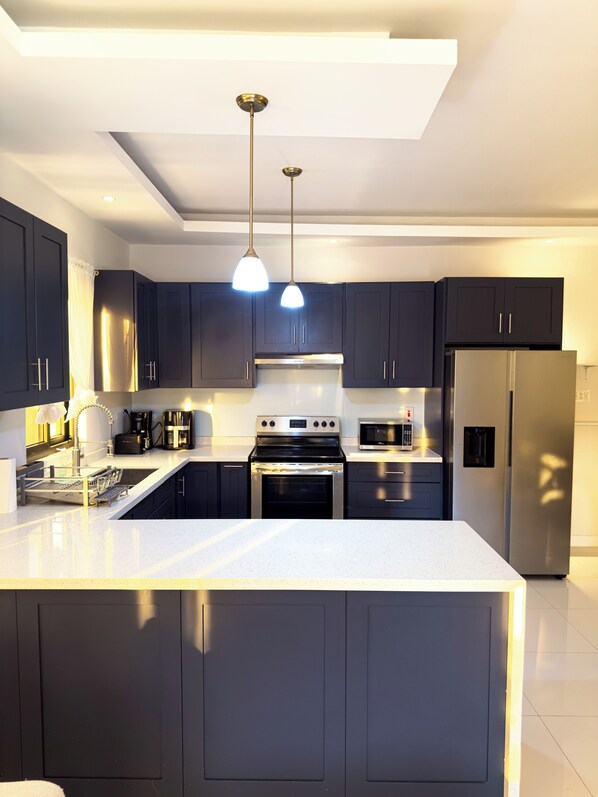 Private kitchen - Villa Palmerá @ The Cove - Ocho Rios, St. Ann, Jamaica (Ocho Rios)