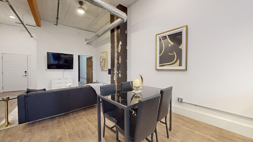 Charming 2-bedroom apartment in the Historic Downtown Grand Island