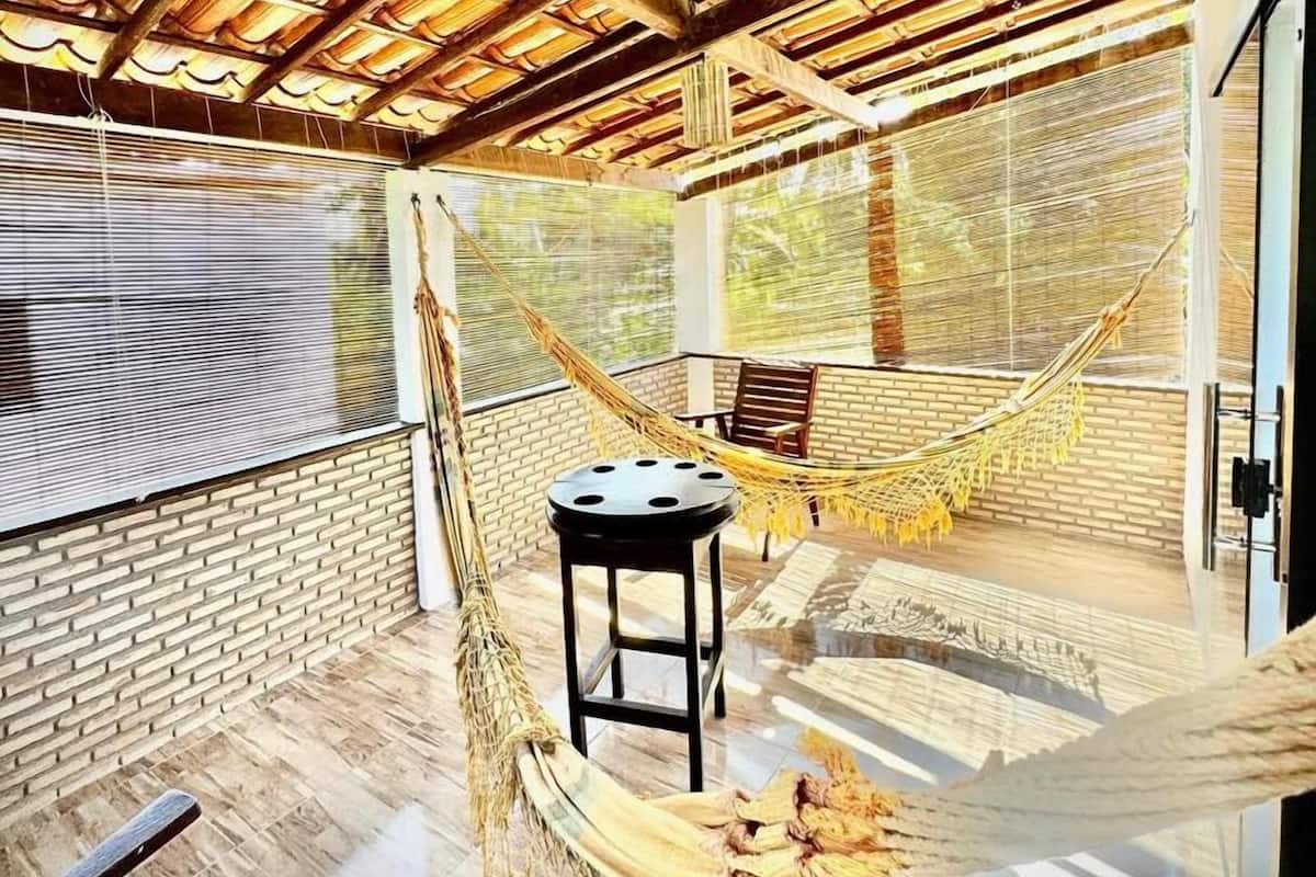 Comfort Studio Suite, Lanai, Garden View | Free WiFi, bed sheets