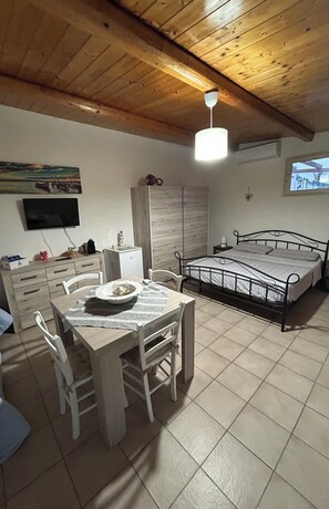 1 bedroom, iron/ironing board, bed sheets