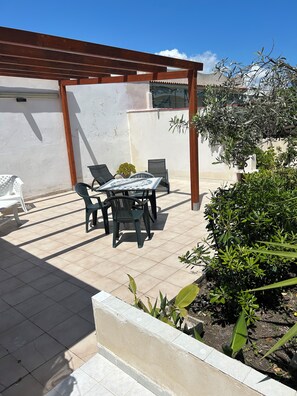 Outdoor dining - Vacation Home "Blue Dolphin" - Noto Marina (Sicilia)