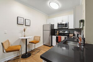 Fridge, microwave, oven, stovetop - Best getaway in Santa Monica w/Gym, Pool, Free Parking (Culver City)