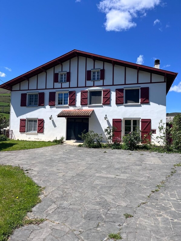 Exterior - Farm cottage (Saint-Esteben)