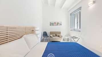 1 bedroom, bed sheets