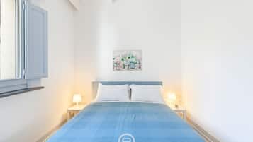 1 bedroom, bed sheets