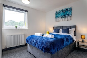 3 bedrooms, iron/ironing board, free WiFi, bed sheets - The Safe Haven, The Perfect Home Away from Home Experience (West Midlands)