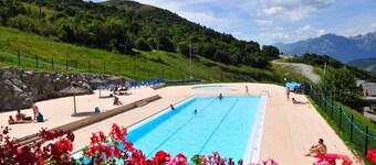 SAINT FRANCOIS LONGCHAMP Renovated 5/7-person apartment in the heart of the mountains