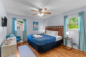 4 bedrooms, iron/ironing board, travel cot, free WiFi