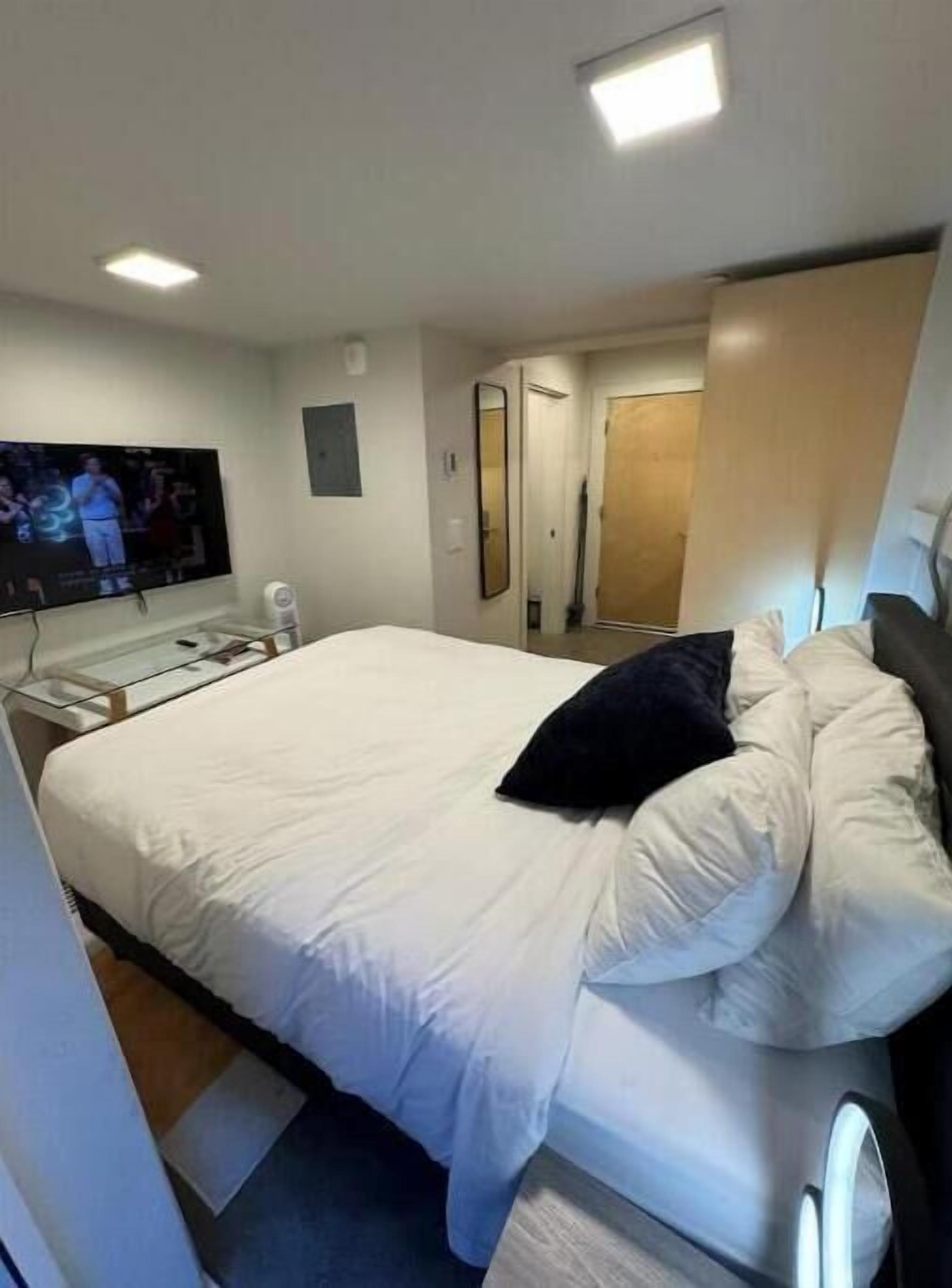 1 bedroom, WiFi, bed sheets