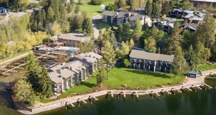 Amazing WATERFRONT GETAWAY with Views of Gorgeous Flathead Lake