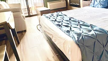 In-room safe, free WiFi, bed sheets