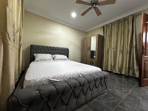 2 Schlafzimmer, Bügeleisen/Bügelbrett, kostenloses WLAN