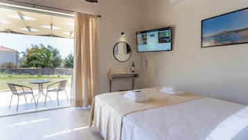 Casa Confort, acceso para personas con movilidad reducida, vista al mar | Escritorio y espacio para trabajar con laptop