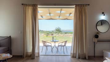 Comfort House, Non Smoking, Sea View | Desk, laptop workspace, iron/ironing board, free WiFi