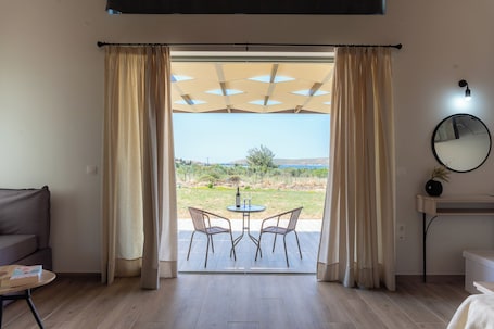 Comfort House, Non Smoking, Sea View | Desk, laptop workspace, iron/ironing board, free WiFi
