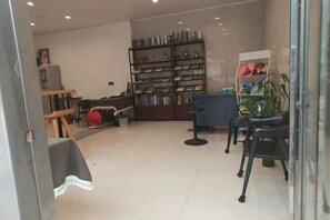 Unclassified image, 2 of 27, button - Yandang Hotel (Wenzhou Teacher Education Institute Yandang) (Yueqing)