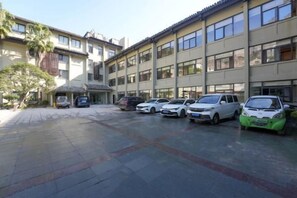 Unclassified image, 4 of 27, button - Yandang Hotel (Wenzhou Teacher Education Institute Yandang) (Yueqing)