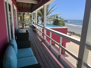 Property grounds - The Whole Hibiscus - Pool & Ocean Front! (Utila)