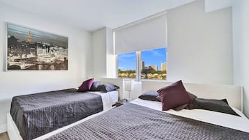 3 quartos, ferros/tábuas de passar roupa, berço de viagem