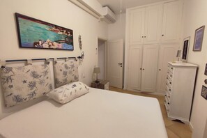 2 bedrooms, bed sheets