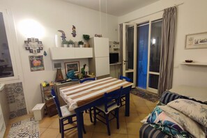 Dining - M432 – Marcelli, Two-Bedroom Apartment with Garden (Marcelli)