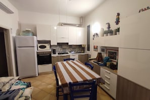Fridge, oven