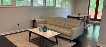 7th Street Modern Loft with Wifi and a Chill Deck