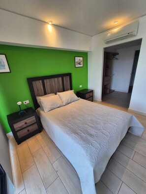 3 quartos, ferros/tábuas de passar roupa, Wi-Fi, roupa de cama