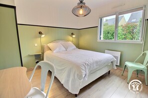 4 Schlafzimmer, Bügeleisen/Bügelbrett, Reisekinderbett, kostenloses WLAN