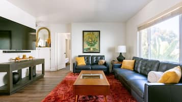 Fernseher, Stereoanlage