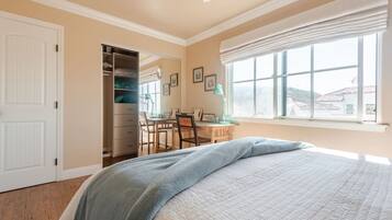 2 bedrooms, desk, iron/ironing board, travel crib