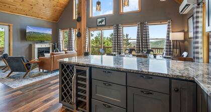 BryantPond Cabin-BNew Firepit! HotTub|Dog Friendly