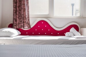 1 chambre, bureau, fer et planche à repasser, Wi-Fi