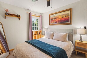 2 bedrooms, travel crib, free WiFi, bed sheets