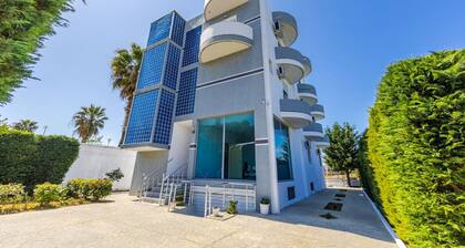 Modern Home with Wifi and Beach Access | Golem by PikHost