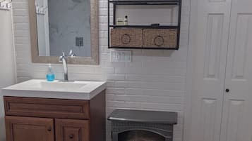 Jetted tub, eco-friendly toiletries, hair dryer, towels