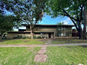 Exterior - 7th Street Loft MONTHLY Special! (Fort Worth)