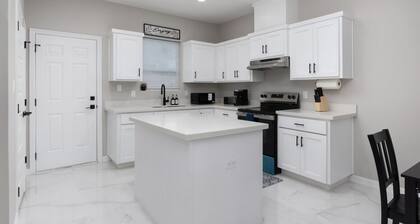 Hummingbird Haven 11 with 2Bed 2.5Bath and Patio