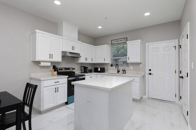 Hummingbird Haven 11 with 2Bed 2.5Bath and Patio