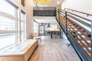 Living area - Top of the Hill Nested King Bed (Seattle)