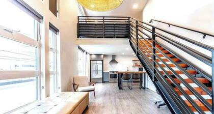 Top of the Hill w/King Bed