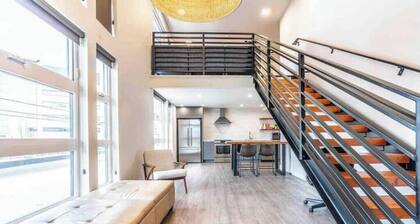 Top of First Hill Condotel Loft-King Bed