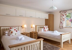 2 Schlafzimmer, Bügeleisen/Bügelbrett, kostenloses WLAN