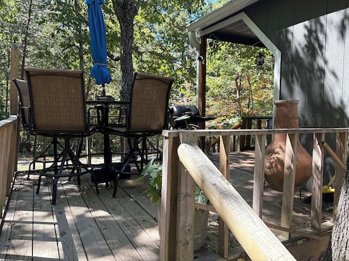 Cozy 1-bedroom cabin with WiFi, AC in charming Mammoth Cave