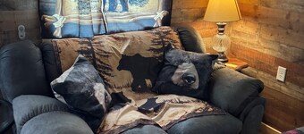 Cozy 1-bedroom cabin with WiFi, AC in charming Mammoth Cave  Hiking in the area