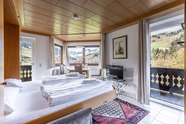 1 bedroom, in-room safe, free WiFi, bed sheets