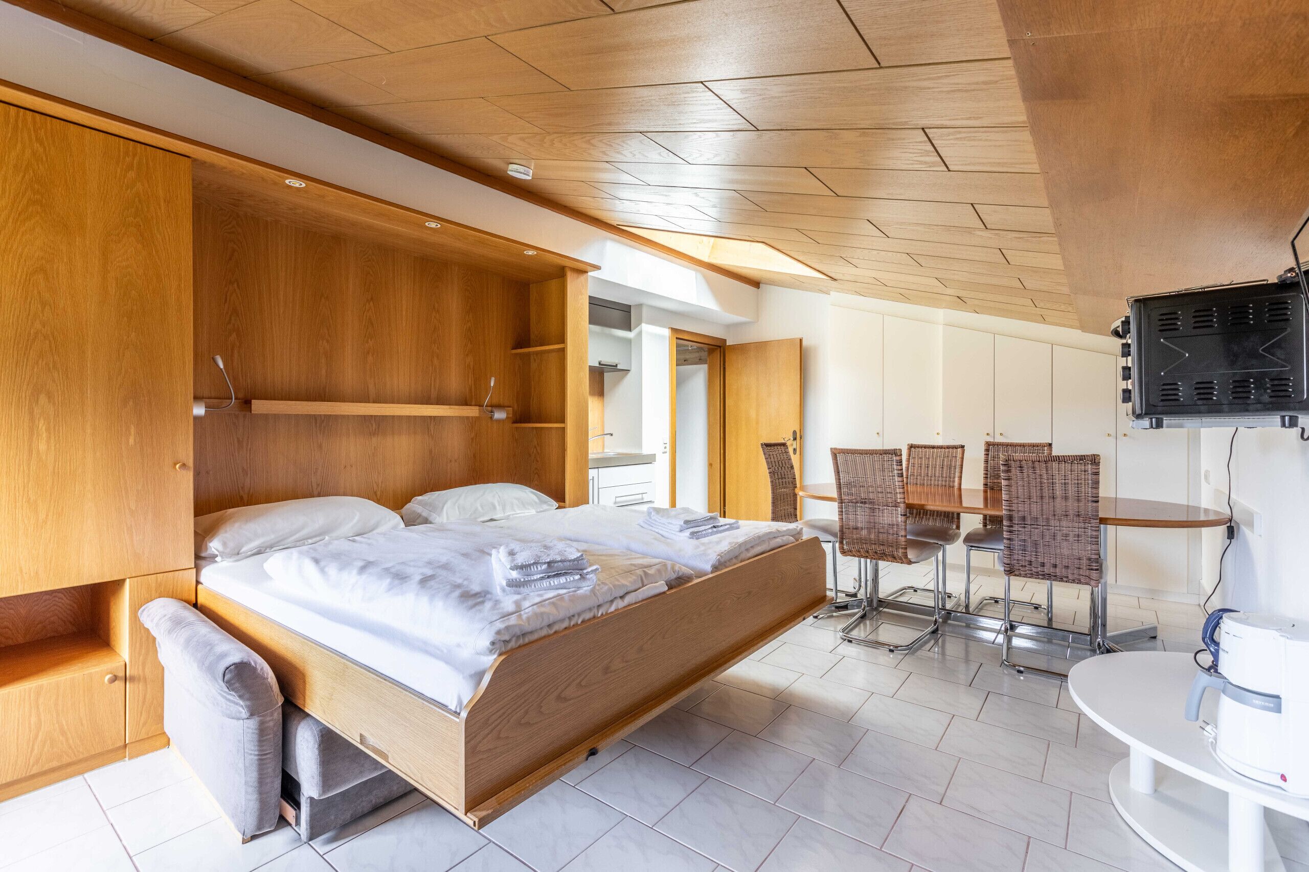 1 bedroom, in-room safe, free WiFi, bed sheets