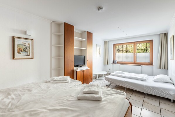 2 chambres, accès au Wi-Fi (inclus), literie fournie