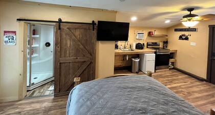 Cozy Cabin Guest House