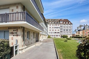 Esterni